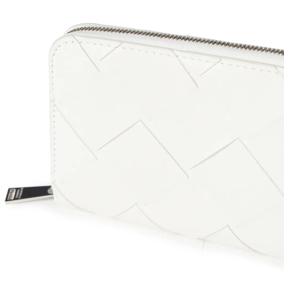 NEW Bottega Venetta White Zip Wallet - Picture 4 of 9